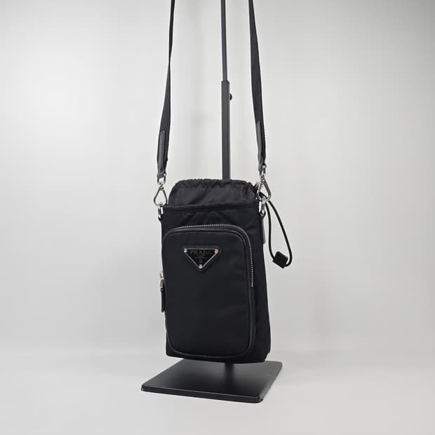 프라다 라프리마 나일론 삼각로고 크로스백