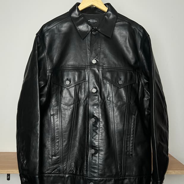 UNUSED 언유즈드 horsehide leather trucker