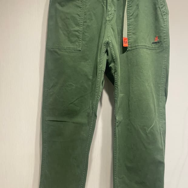 그라미치 뉴에라 콜라보 루즈테이퍼드 바지