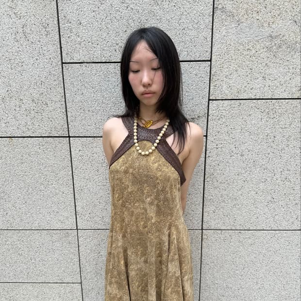 랄프로렌 레더 홀터 스트랩 드레스