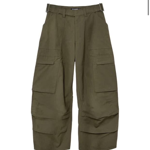 해칭룸 퍼티그 오버팬츠 다크 카키 3사이즈 판매합니다.