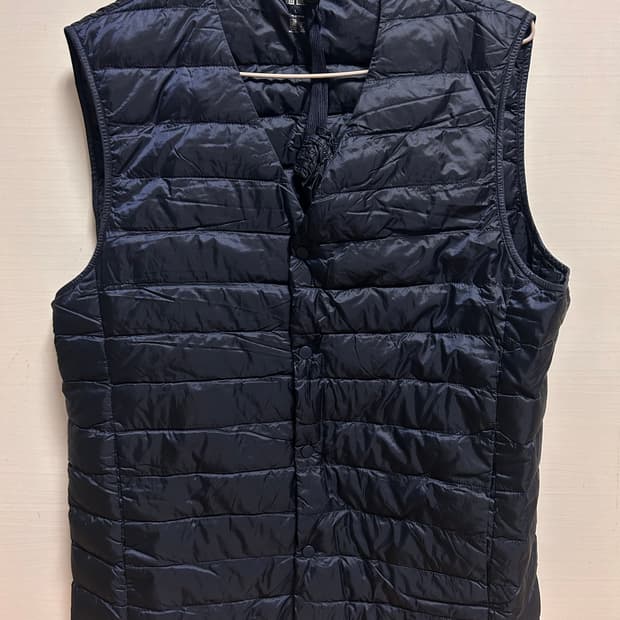 유니클로 남성 경량 패딩 조끼 L 네이비 / 실측 100