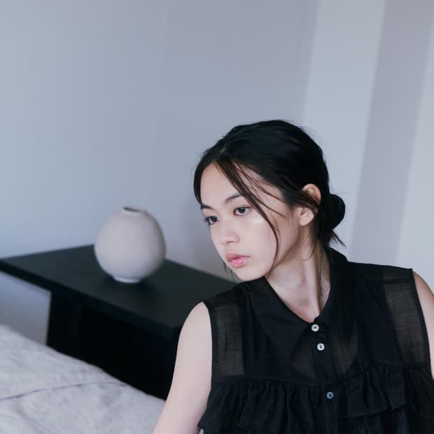 (새상품) ZARA 자라 프릴 세미 시스루탑