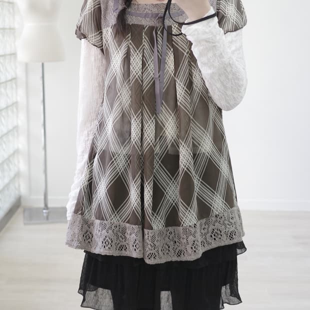 Rosa Cheri brown lace tee