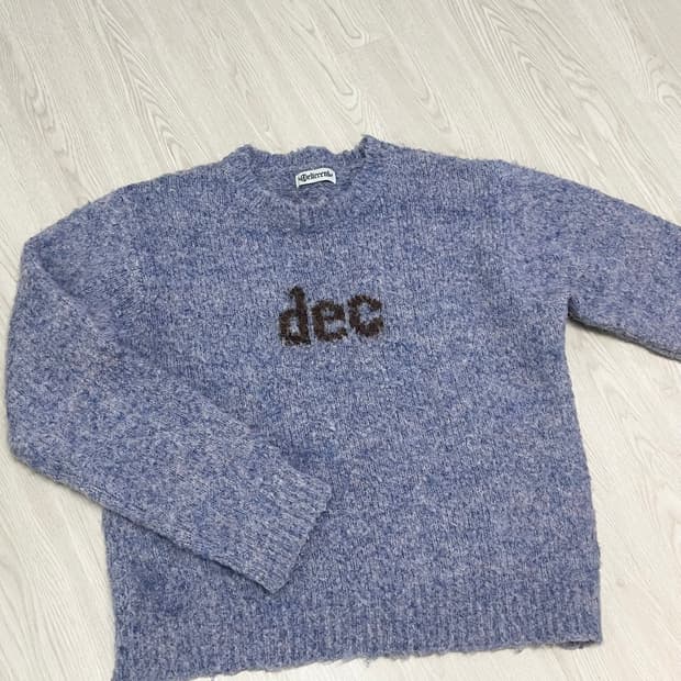 델리센트 dec 레터링 니트 하늘색