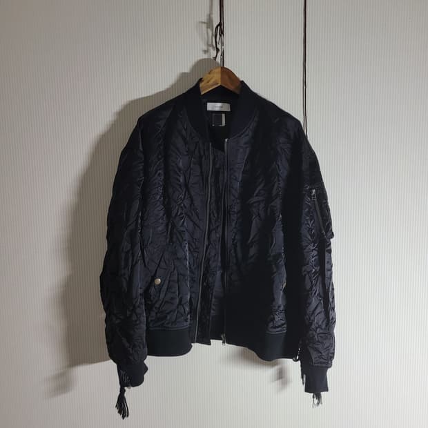 파세타즘 주름가공 봄버 자켓