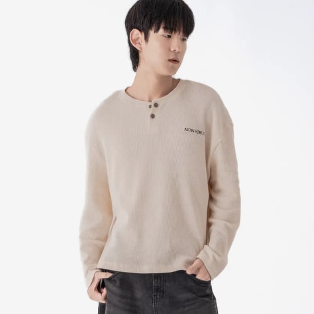 논바러스 백 라인 헨리넥 롱슬리브 아이보리 니트