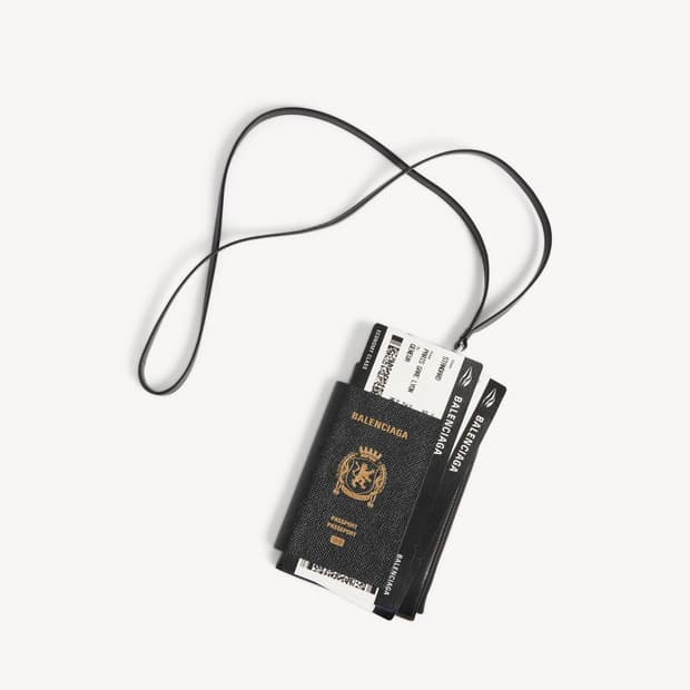 발렌시아가 여권 페스포트 폰 홀더 블랙