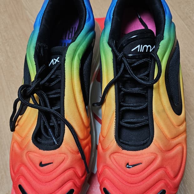 나이키 에어맥스 720 비 트루