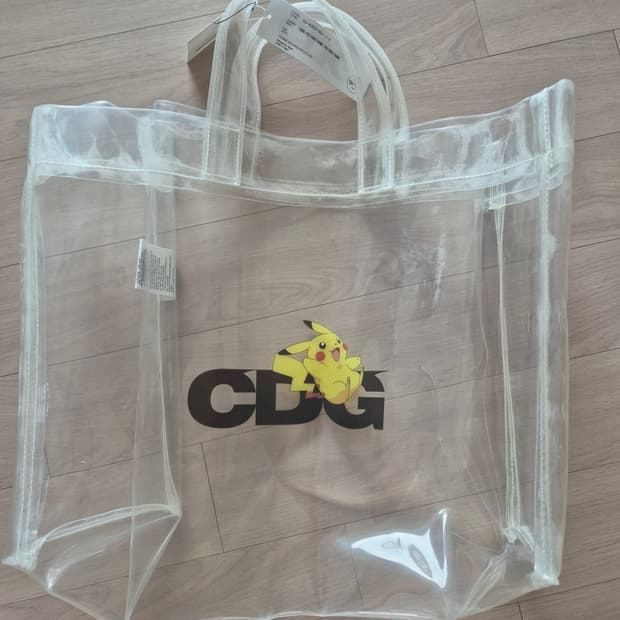 [새상품] CDG x 포켓몬 폴리우레탄 백