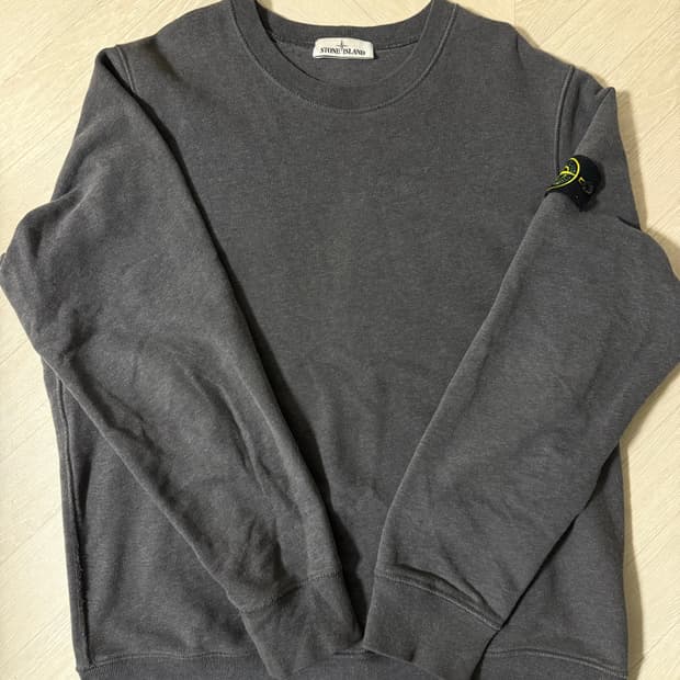 스톤아일랜드 맨투맨 그레이 