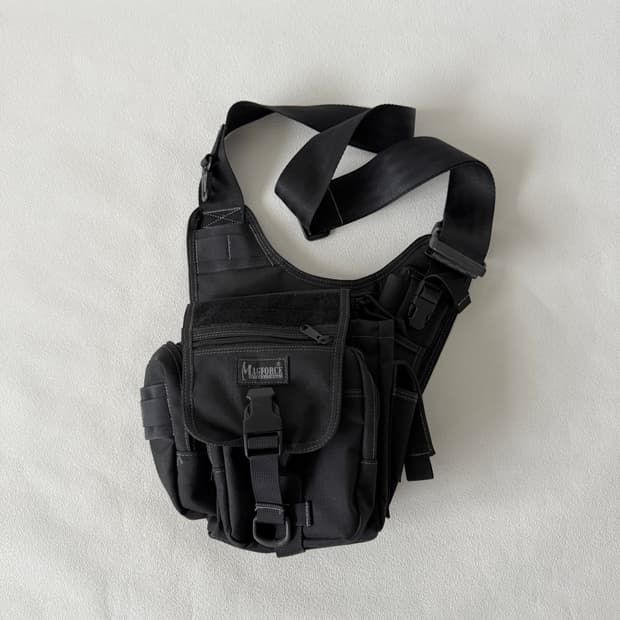 맥포스(MAGFORCE) 크로스백