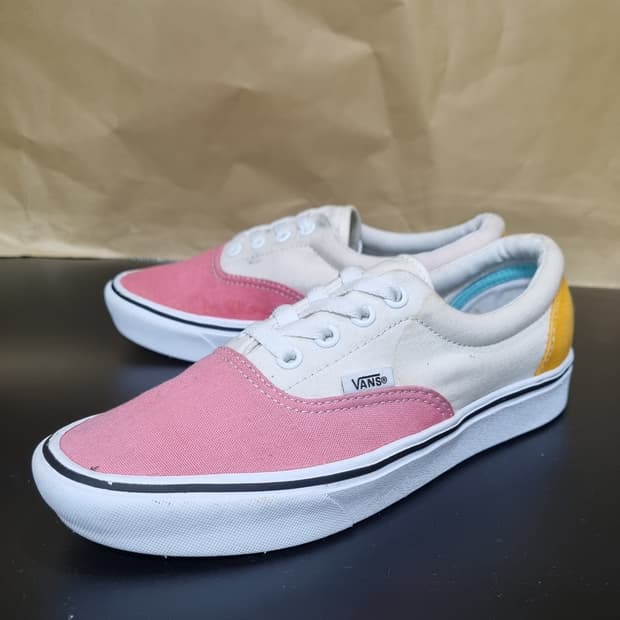 반스 컴피쿠시 여성스니커즈235 