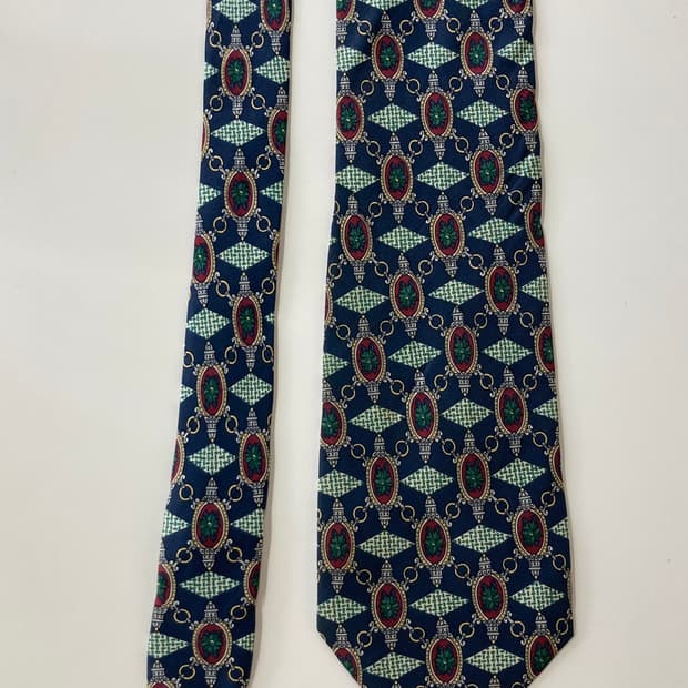 루이페로 넥타이