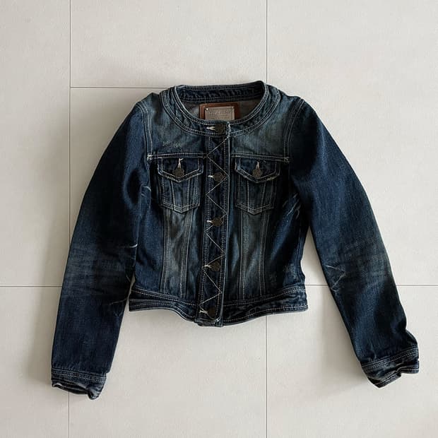 rose button denim jacket