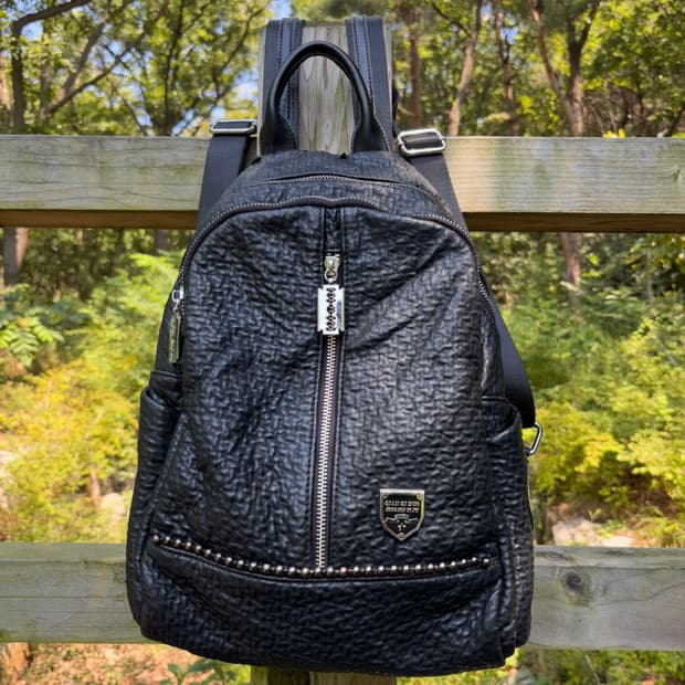 “Unknown” Black wrinkled&studded bag