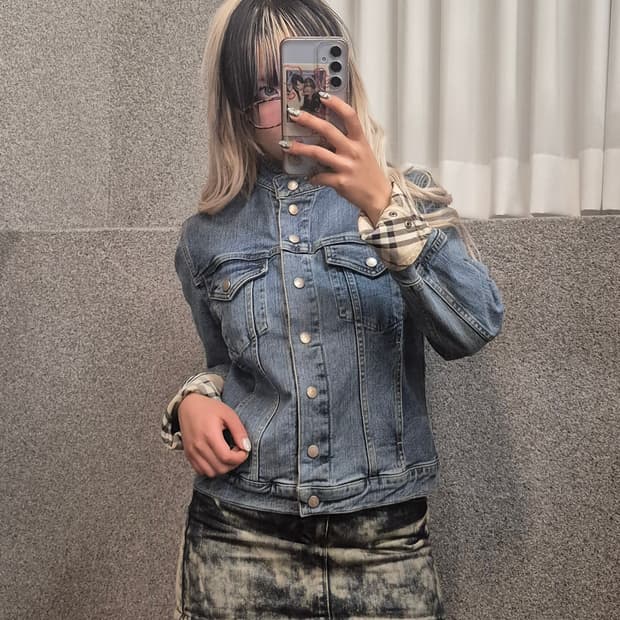 BURBERRY DENIM JACKET 