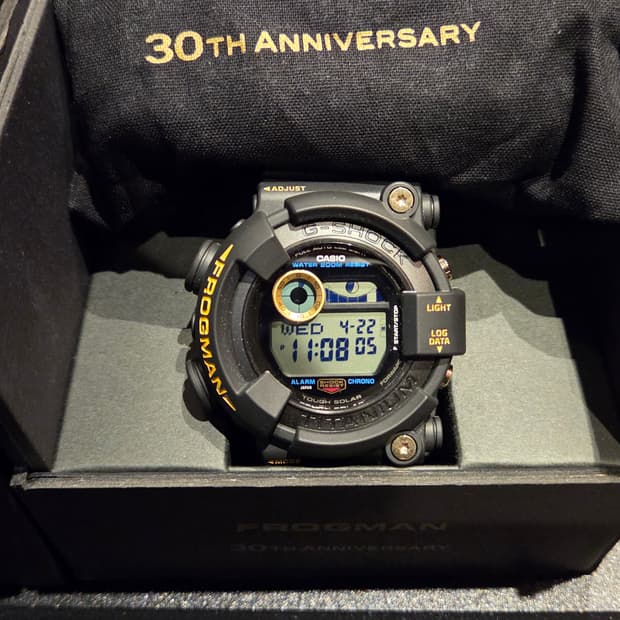 프로그맨 30주년 흑금 팝니다.