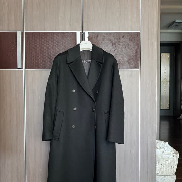 인사일런스 x 분트 오버사이즈 코트 s 판매합니다.