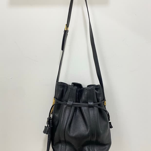 Emanuel Ungaro 빈티지 레더 버킷백