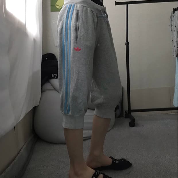 아디다스 그레이 카프리팬츠