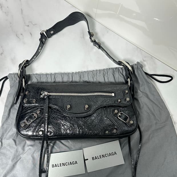 [S급 정품] 발렌시아가 르카골 슬링백 스몰 블랙