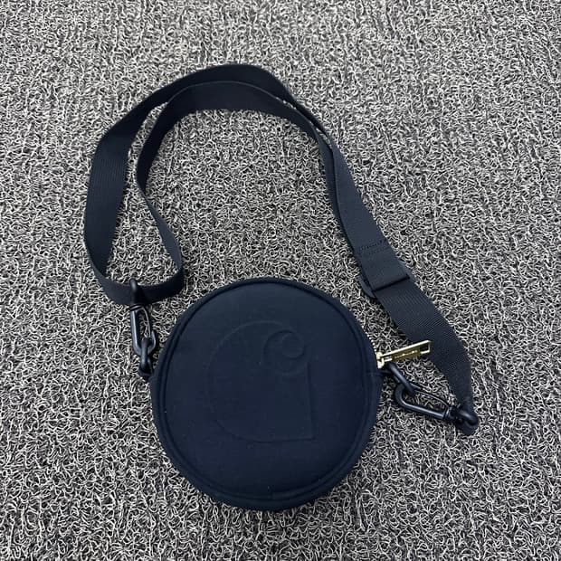 칼하트 클라트론 미니 크로스백 가방 블랙