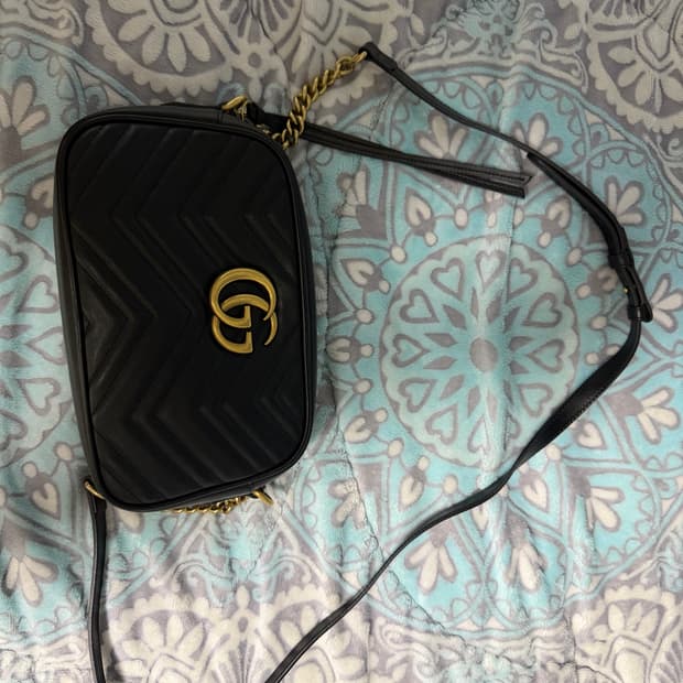 구찌 마몬트 마틀라세 블랙 체인백