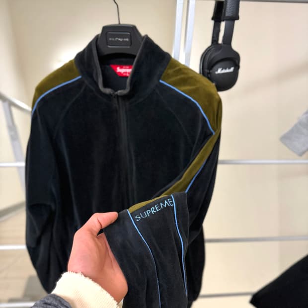 슈프림 [정품] 벨벳 (시세 30만) 트렉 자수 자켓 L(100ㅡ105)