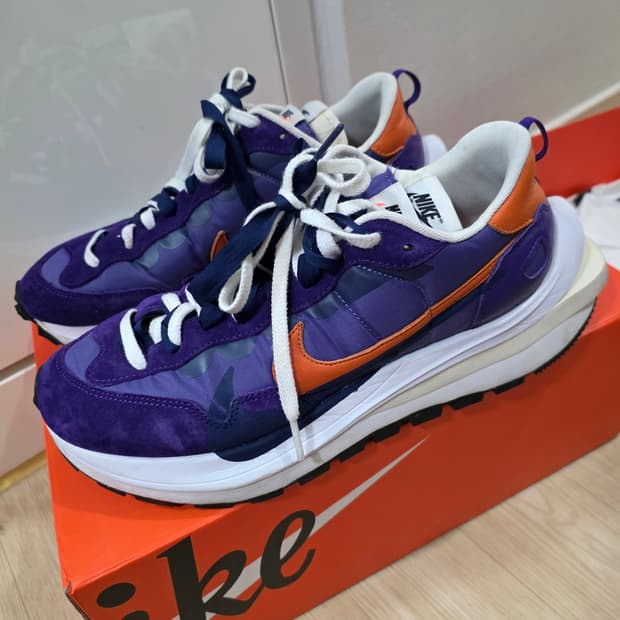 나이키 사카이 베이퍼와플 다크 아이리스 285 나코탭