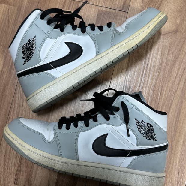 조던1 미드 라이트 스모크 그레이 270