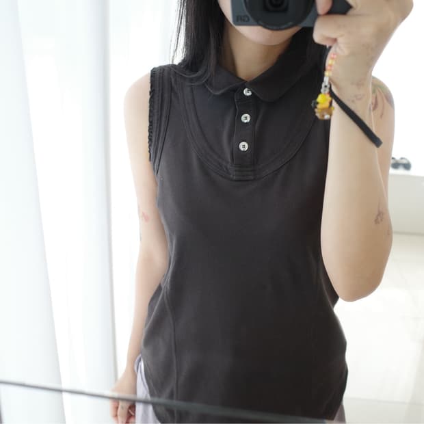Frill sleeveless