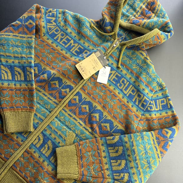 Supreme x north face sweater zip up