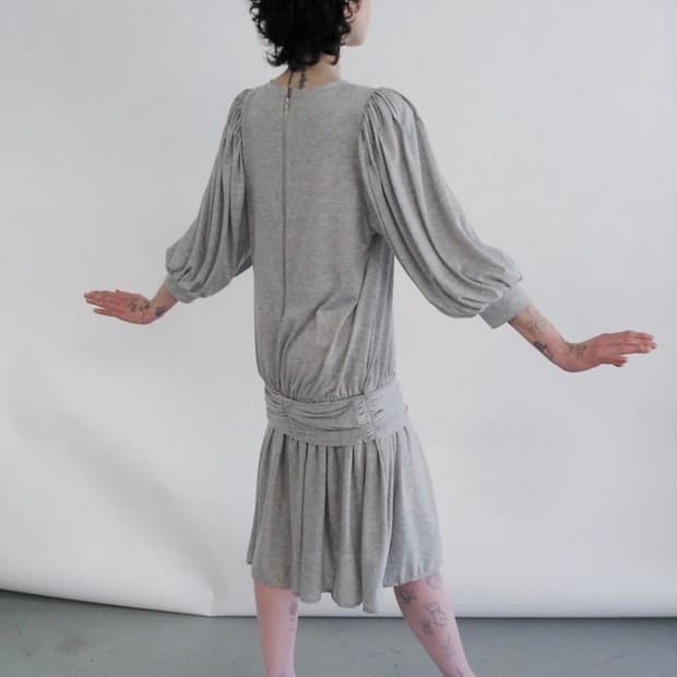 eonts 아르누보 드레스 그레이