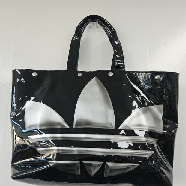 아디다스에나멜백