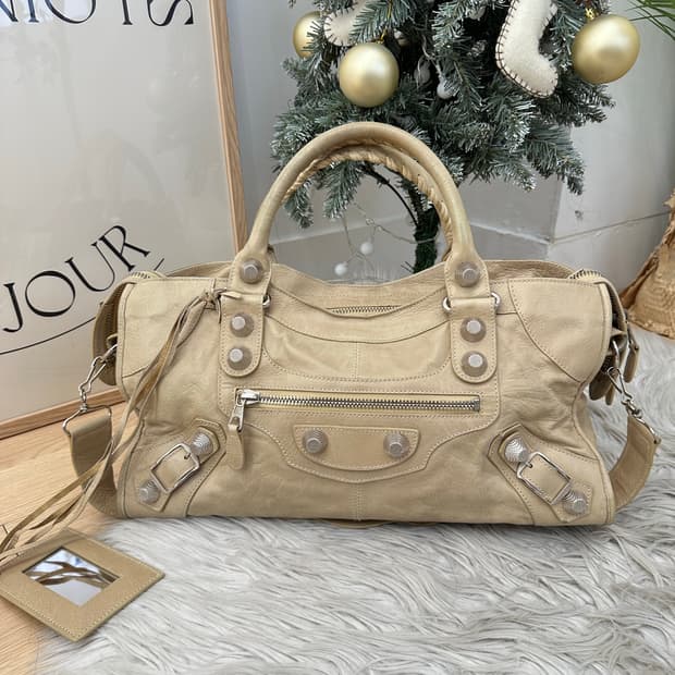 [A 정품] 발렌시아가 시티 모터백 파트타임 아이보리