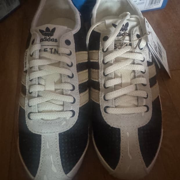 송포더 뮤트 아디다스 도쿄  베이지 235 245 검정 235 240