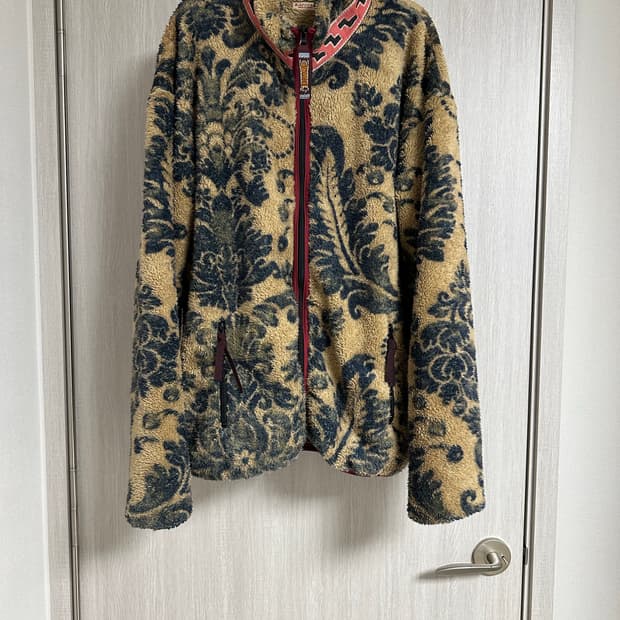 캐피탈 마리아 플리스