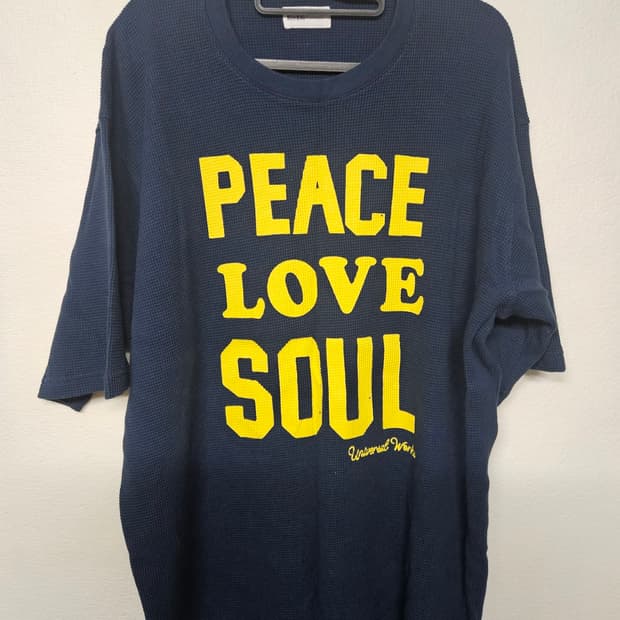 유니버셜 웍스 Peace Love Soul 반팔티 L