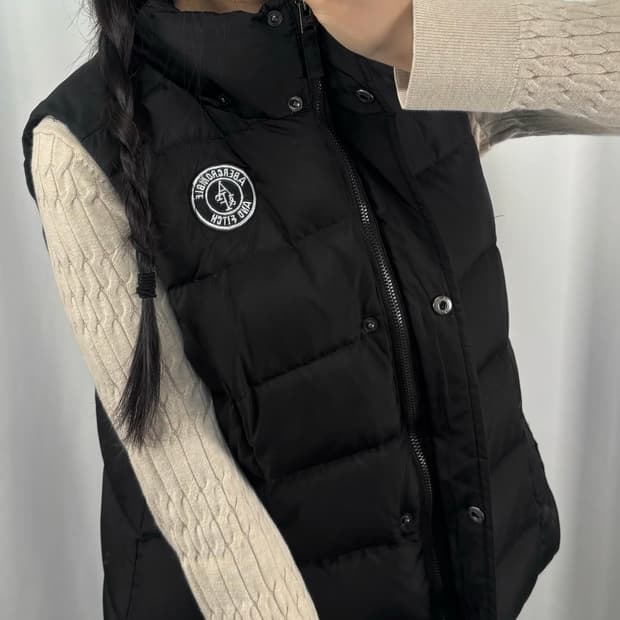 아베크롬비 블랙 패딩 베스트