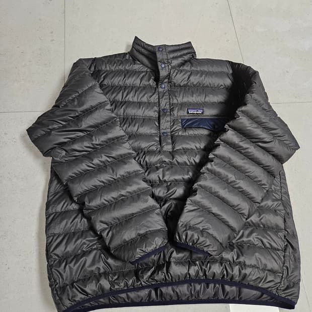 파타고니아 신칠라 다운풀오버 xl 차콜
