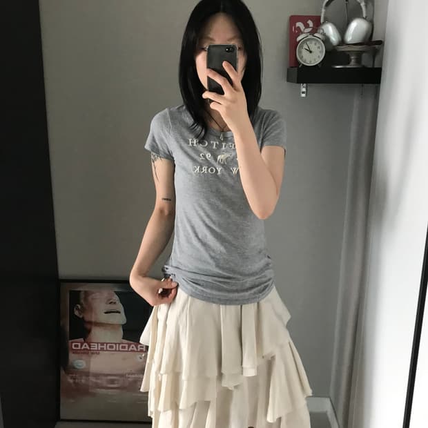 아베크롬비 앤 피치 중앙 자수 로고 그레이 반팔티