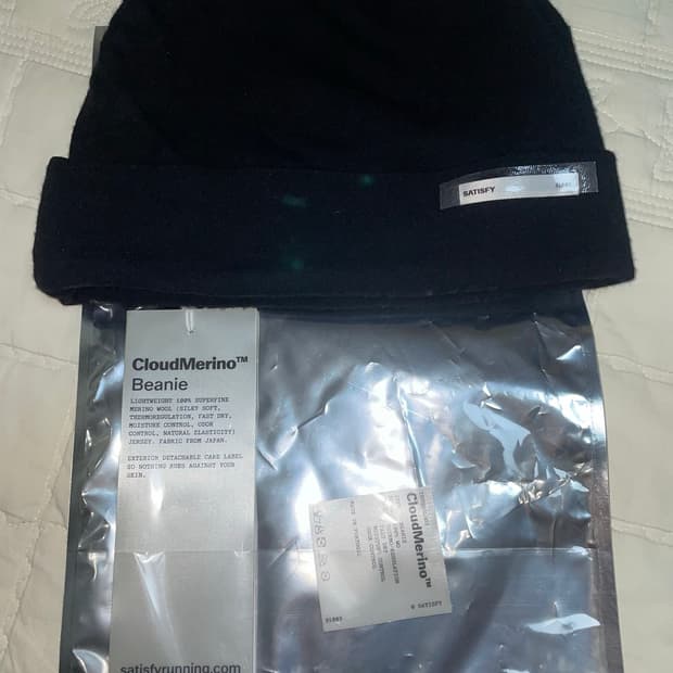 SATISFY 클라우드 메리노 비니 블랙