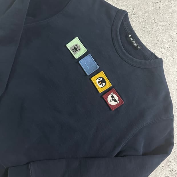 아크네 스튜디오 네이비 맨투맨 패치워크