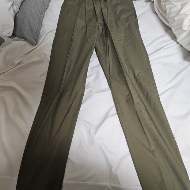 [EU48] 아크네 라이더 트라우저 카키