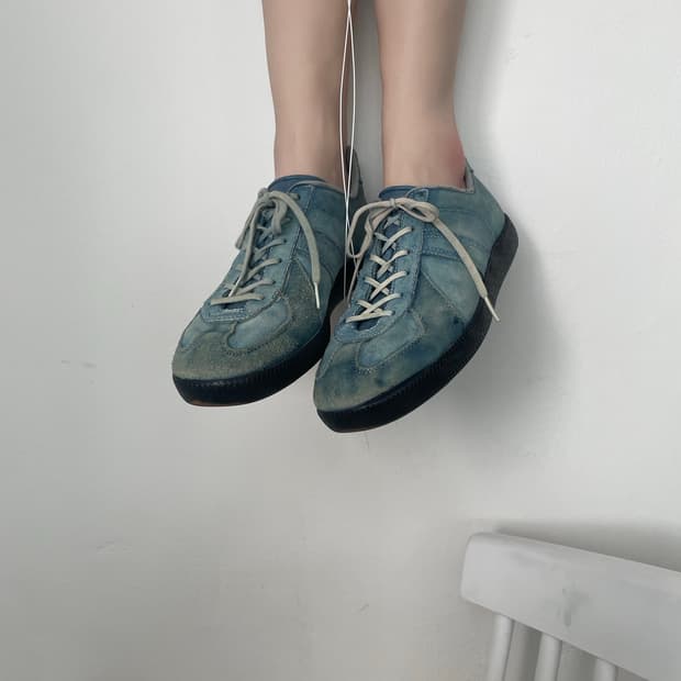 ⠀