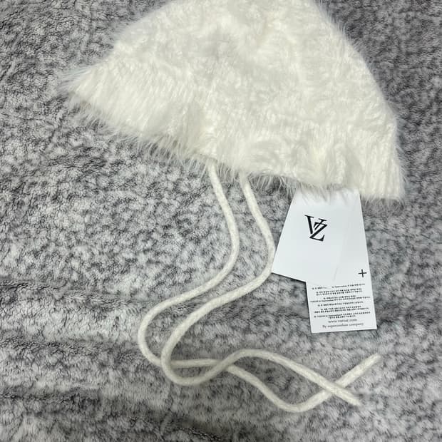 VARZAR 털모자