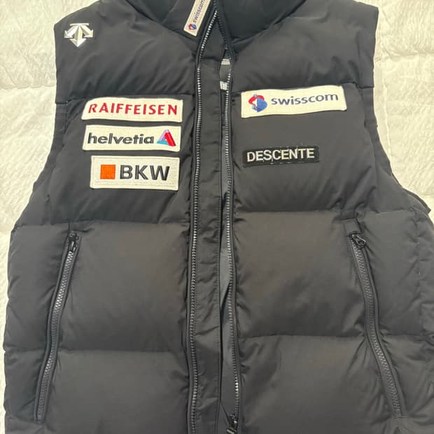 데상트 아우디 조끼패딩 팝니다 ( XL )