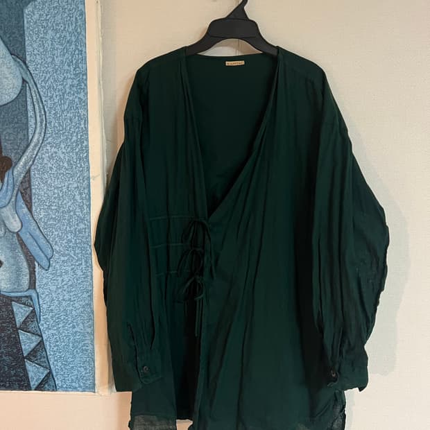 캐피탈 백 스모킹 루즈 블라우스 3사이즈