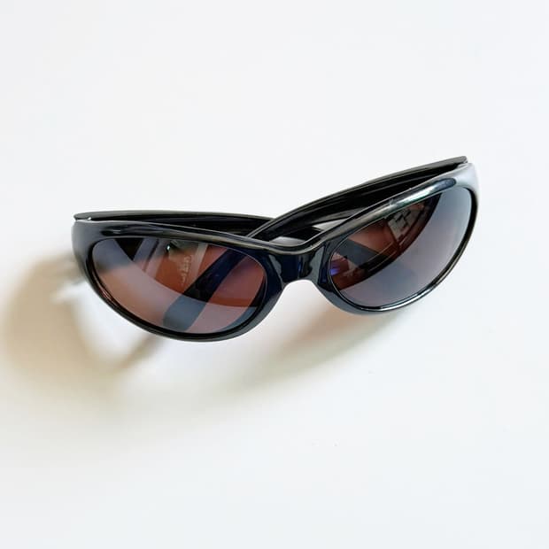 BLOC 랩어라운드 스포티 프레임 빈티지 선슬라스